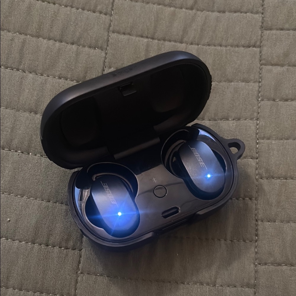 Bose Wireless QuietComfort Earbuds with Charging Case with Spigen case.